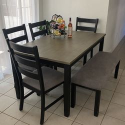 Kitchen table 