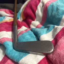 Antique Hickory Wood Golf Club Putter Belonging to W. L. Lindsay Of Milwaukee, Wisconsin - Milwaukee Country Club