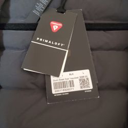 brand new with tag!  hermosa storm break coat insulated Lululemon size L you can look it up in goggles it's cute just the photos don't help much..