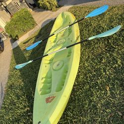 TANDEM KAYAK WITH (2) BRAND NEW ALUMINUM PADDLES 🌊 
