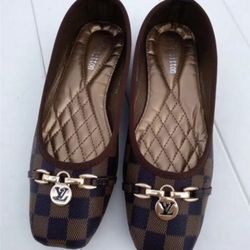 Leather Flat Shoes Size 7