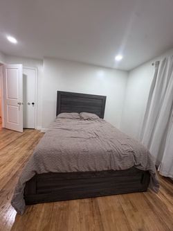 Queen bed with mattress