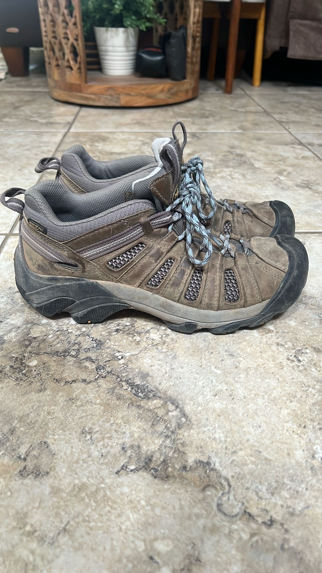 Keen Targhee Hiking Shoes, Women’s 8