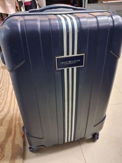 28" TOMMY H!LFIGER Hardcase Spinner Suitcase  PO#TLPNTROS29