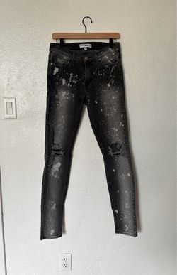 Fashion Nova men’s Black/gray paint splatter distressed jeans size 30