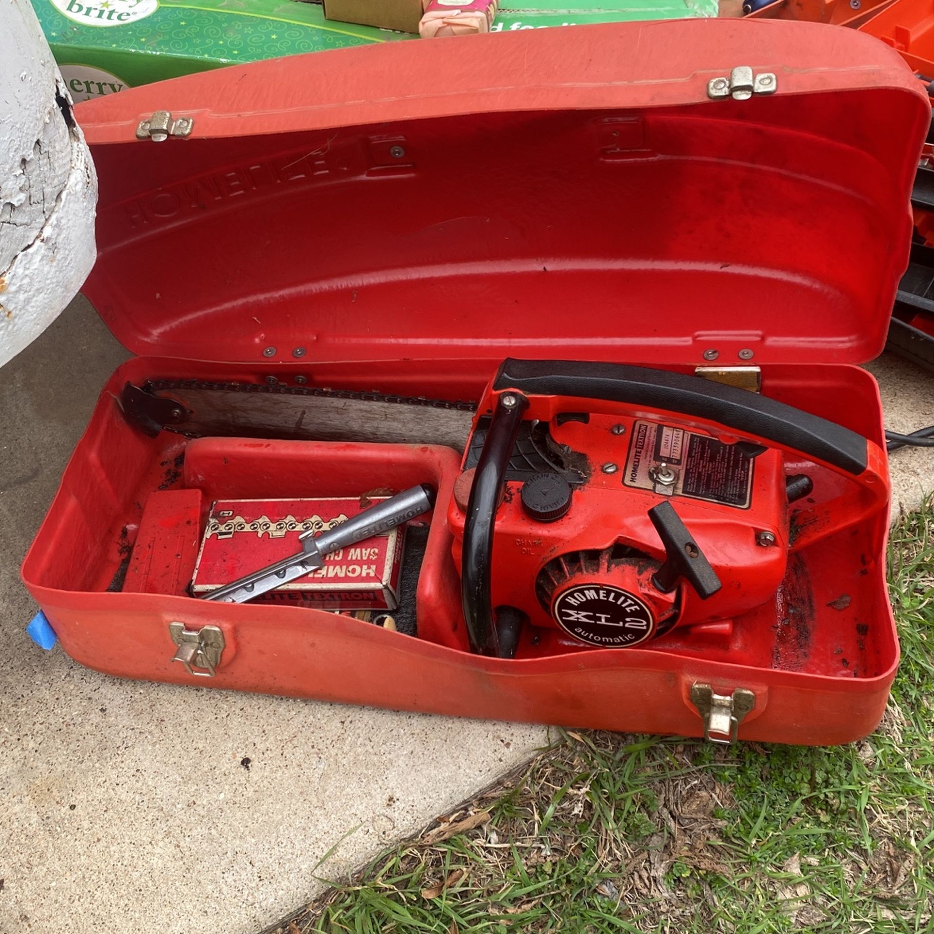 Homelite XL2 Automatic Chainsaw for Sale in Arlington, TX OfferUp