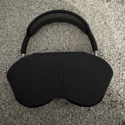 AirPod Maxes
