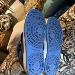 Youth High Top Nikes Size 5