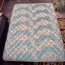 Queen Mattress Set & Accessories