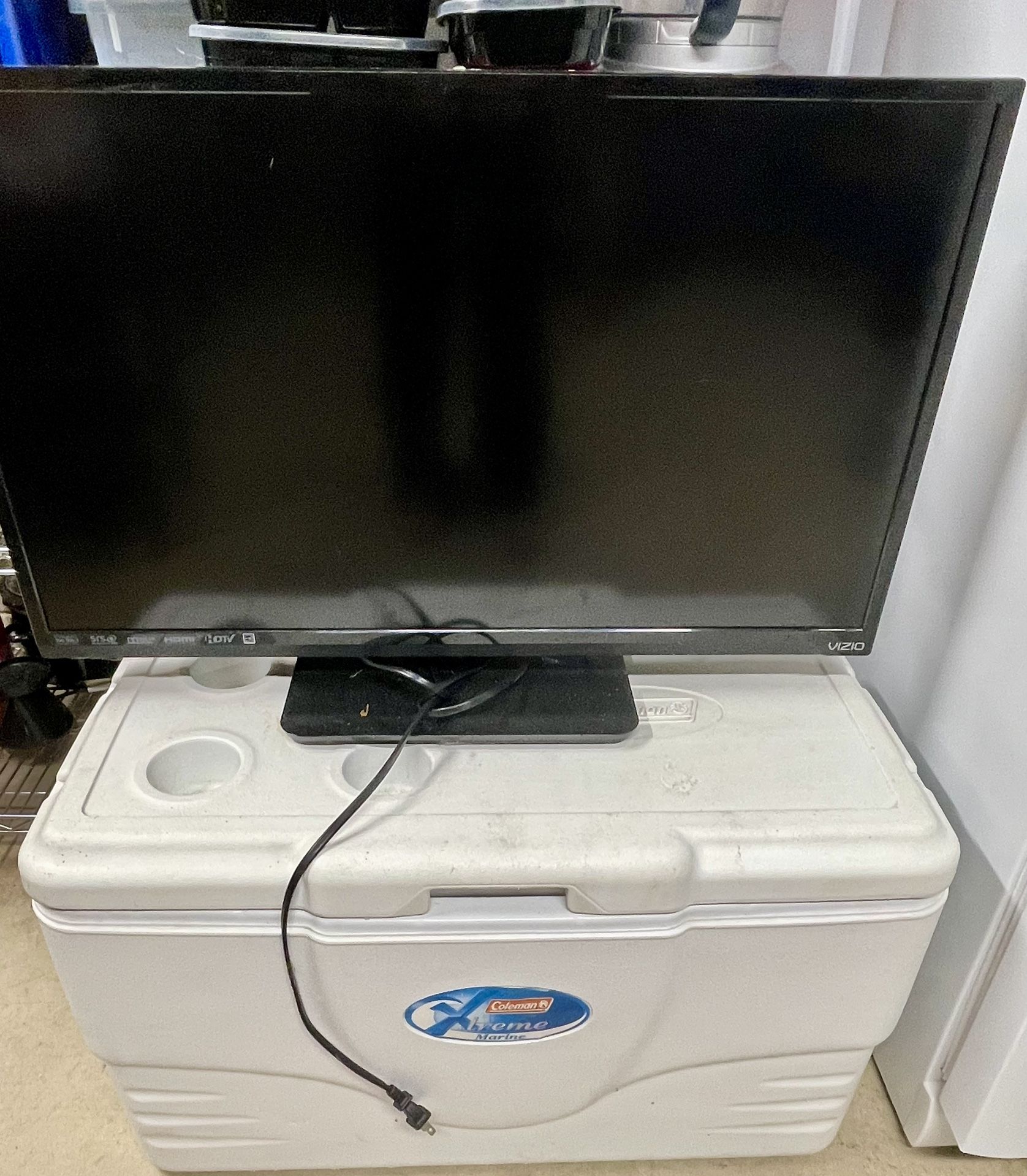 Vizio Led HDTV Television With Remote Control 