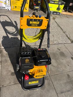 DeWalt 3400 PSI Gas Pressure Washer