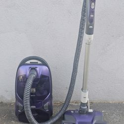 Kenmore 600 Series Bagged Canister Vacuum