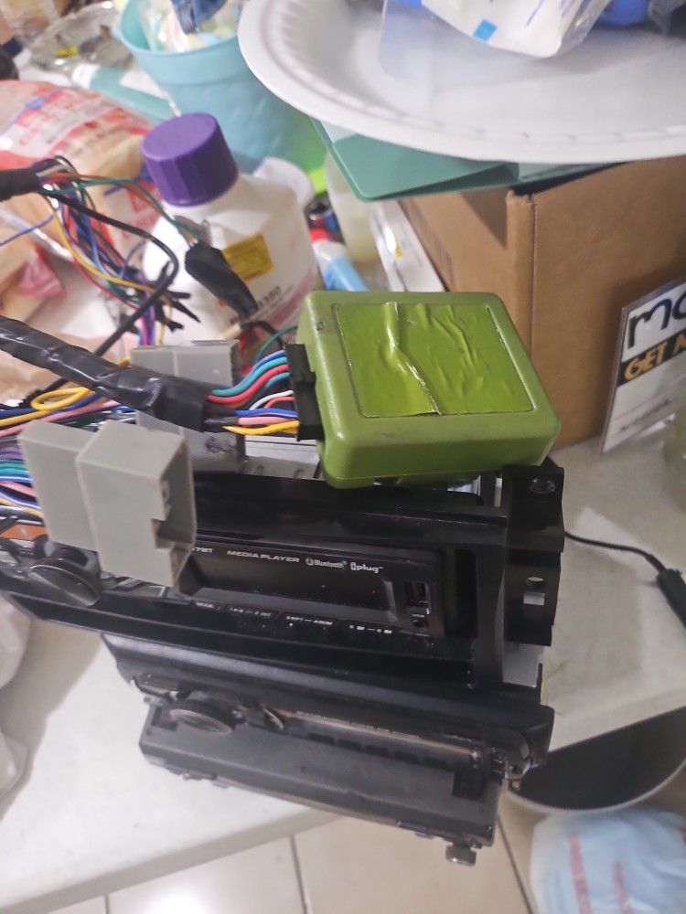 Chrysler and dodge the radio hook up