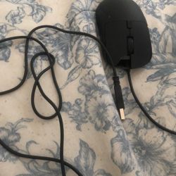 black gaming mouse