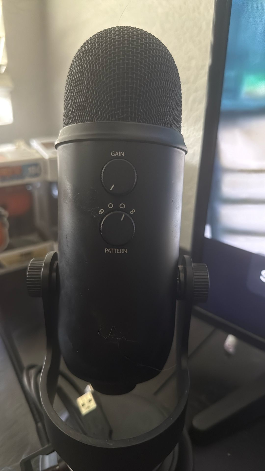 Blue Yet Mic