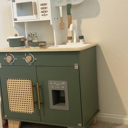 Play Kitchen 
