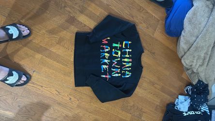 Chinatown market sweater size small