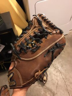 Mizuno first baseman's glove