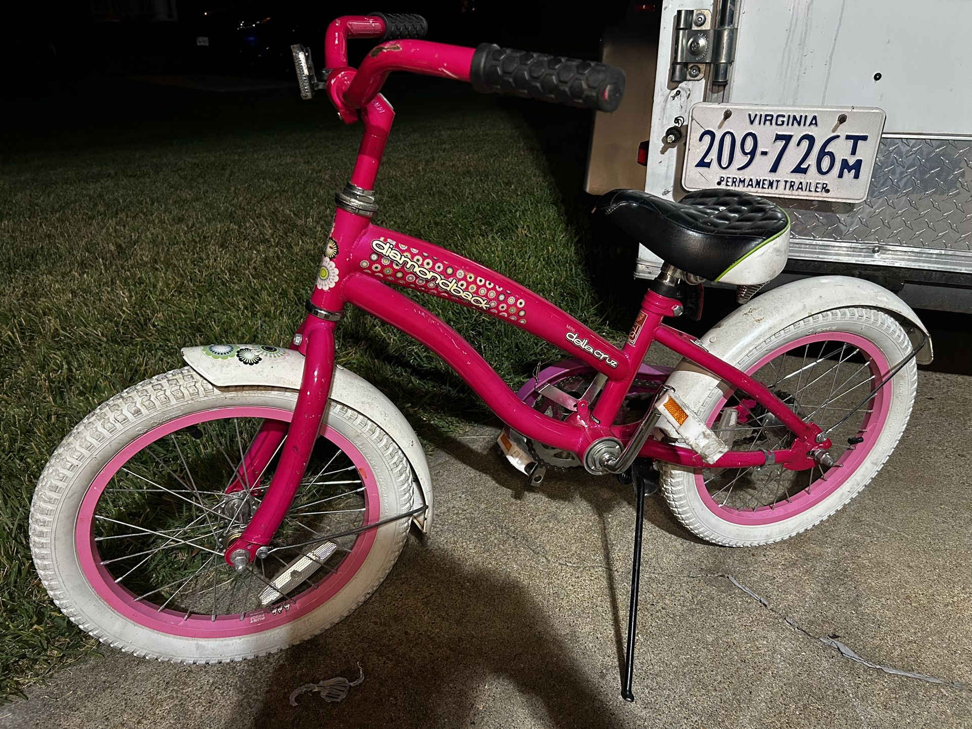 Diamondback Mini Della Cruz Girls' Cruiser Bike with 16-inch wheels