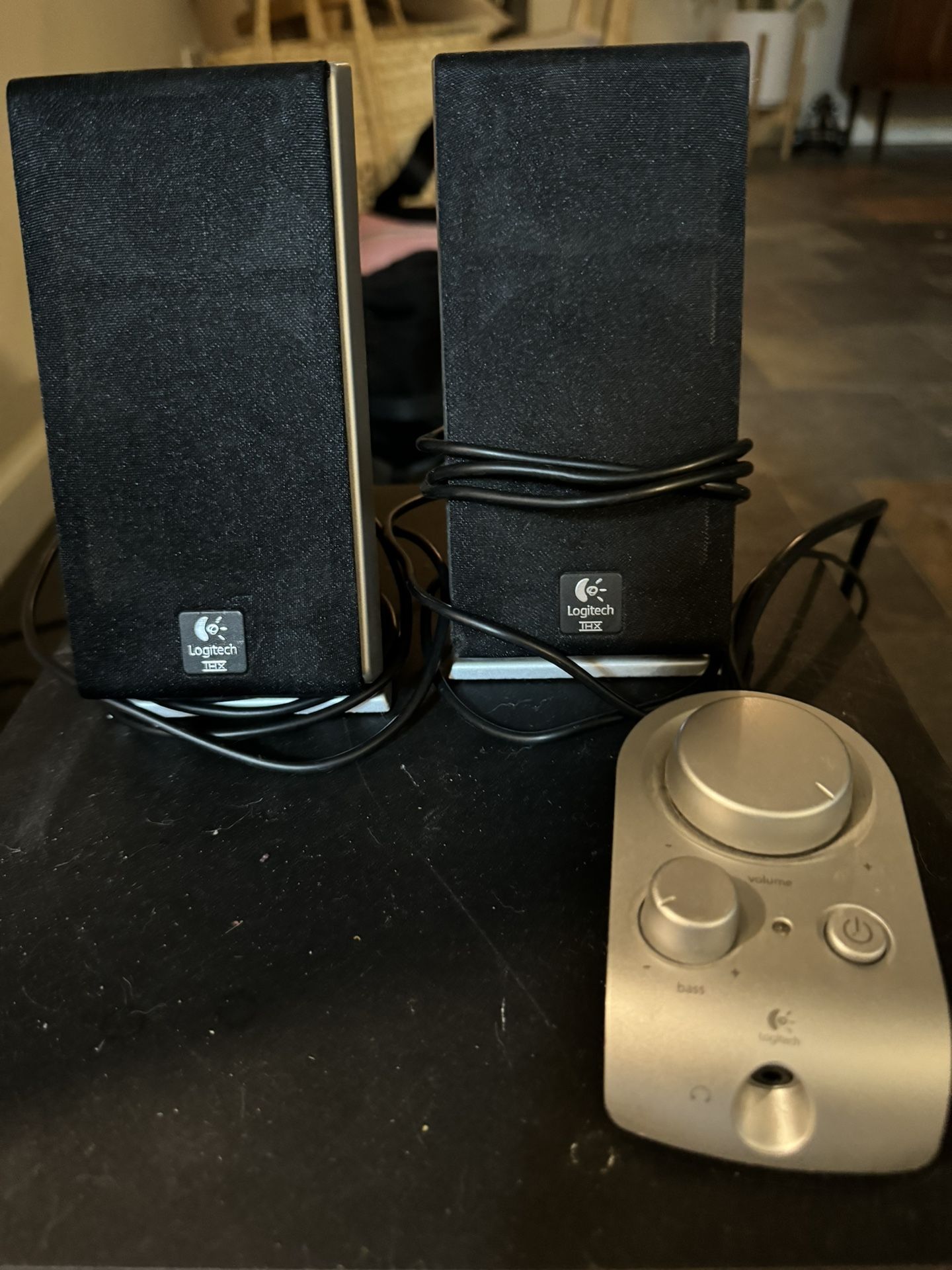 Logitech Z 2300 THX Certified 2.1 Speaker System Subwoofer Very Nice