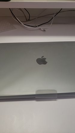 MACBOOK AIR