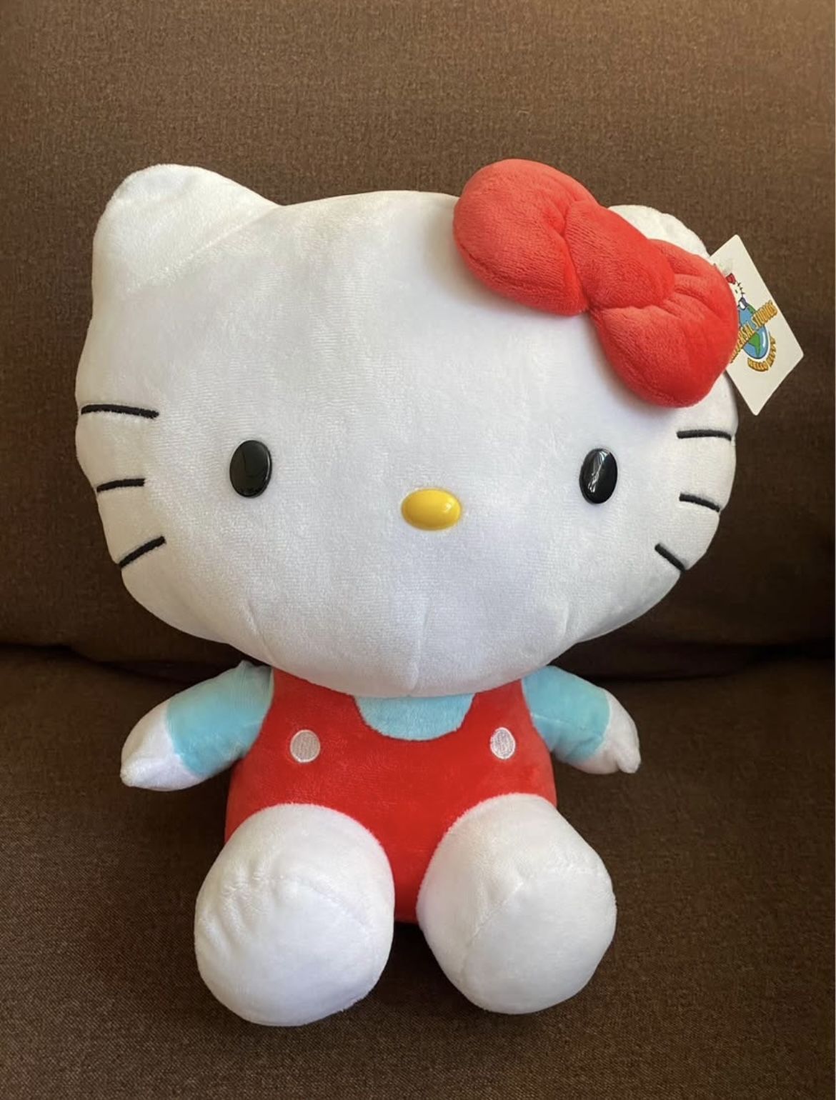 New Giant Hello Kitty Special Edition Universal Studios plush 12” tall
