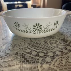 Pyrex vintage Daisy Green Casserole 
