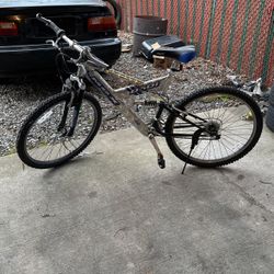 Mongoose MGX D50i Mountain Bike