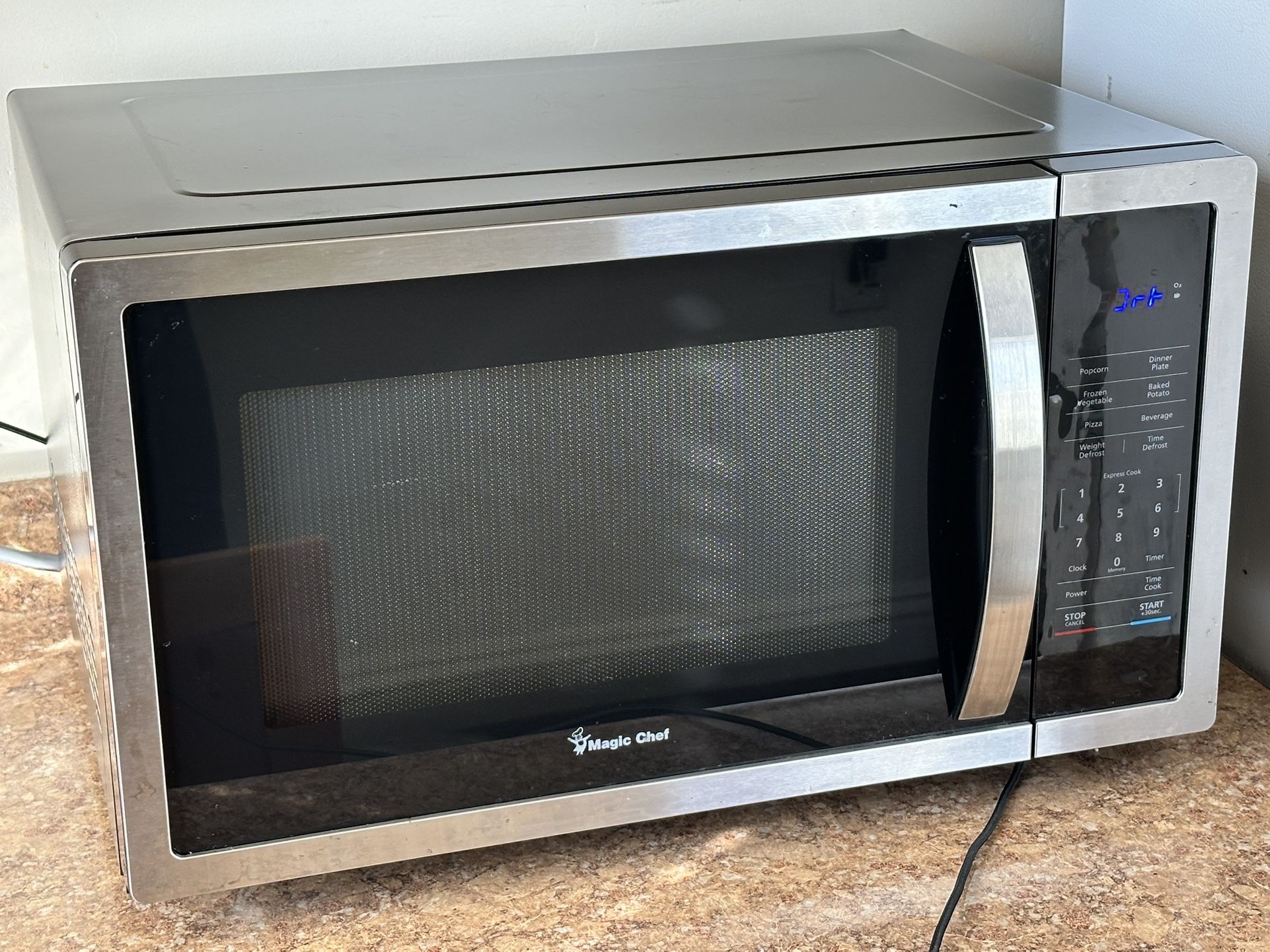 Magic Chef 1100 Watt Microwave