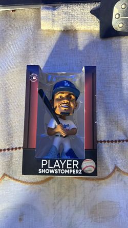 Mookie Betts LA Dodgers Player Showstomperz Bobblehead Figure