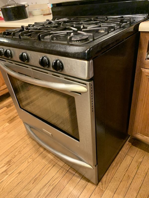 Frigidaire Professional Series Gas Stove for Sale in Joliet, IL - OfferUp