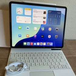iPad Pro 12.9” (M1 chip / 2021) 5th Generation 1TB with keyboard case and pen & Accessories