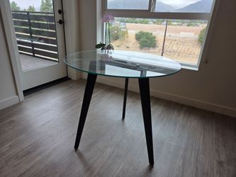 Modern Round Glass Dining Table | Seats 2–3 | Excellent Condition