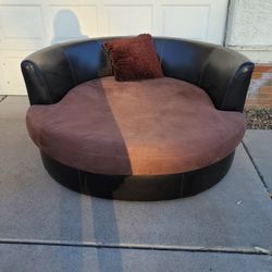 Swivel Chair. Free