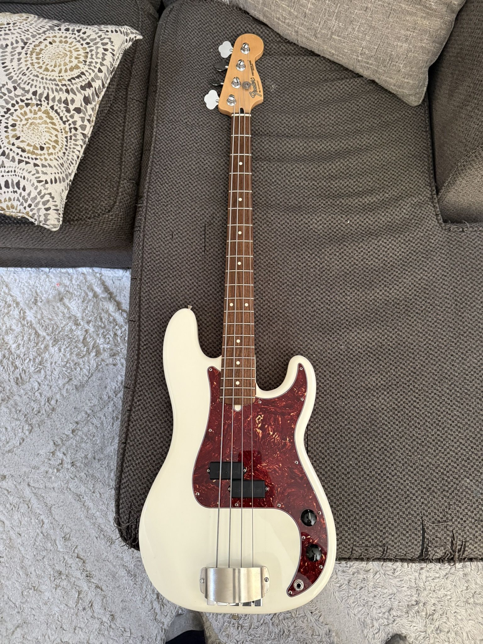 Fender MIM P bass
