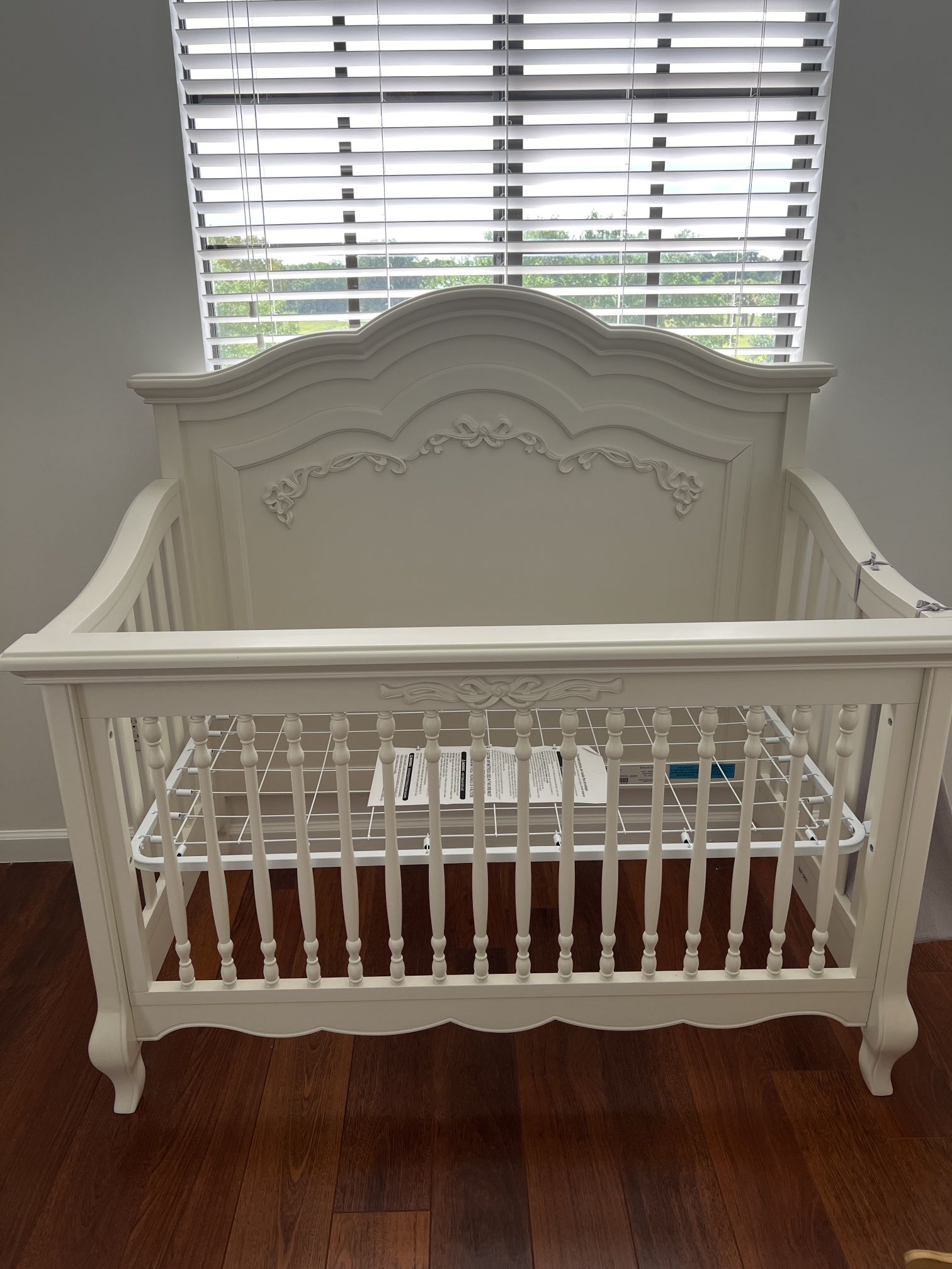 Evolur Aurora Baby Furniture Ivory Lace