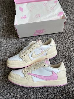 Jordan 1 Retro Low OG SP Travis Scott Shy Pink