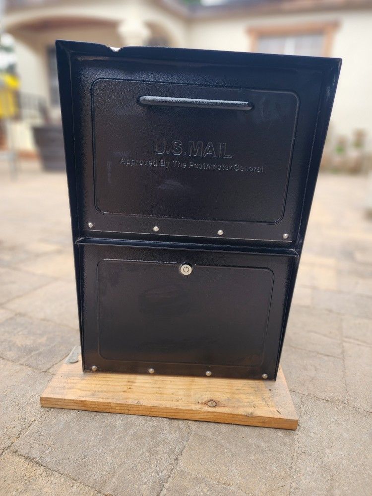 Mailcase Locking Mailbox