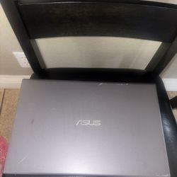 Asus Vivobook Laptop For Parts Screen Broke Can Be Replaced Or Used For Parts 70$ Obo 