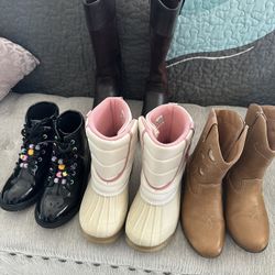 Boots 👢 For Girls size 1 In Really Good Condition $40 For All 4 Pairs Firm Pick Up Only 