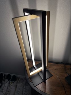 Dimmable LED Tabletop Lamp