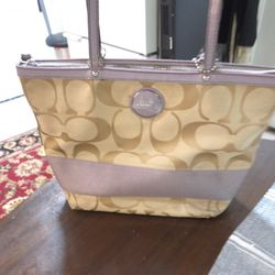 COACH PURSE AND WALLET REAL! NOT FAKE !