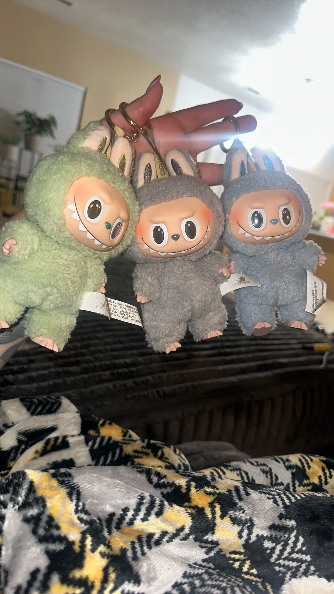 3 labubus from the macarons series !