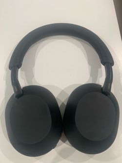 Sony WH-1000XM5 for sale!