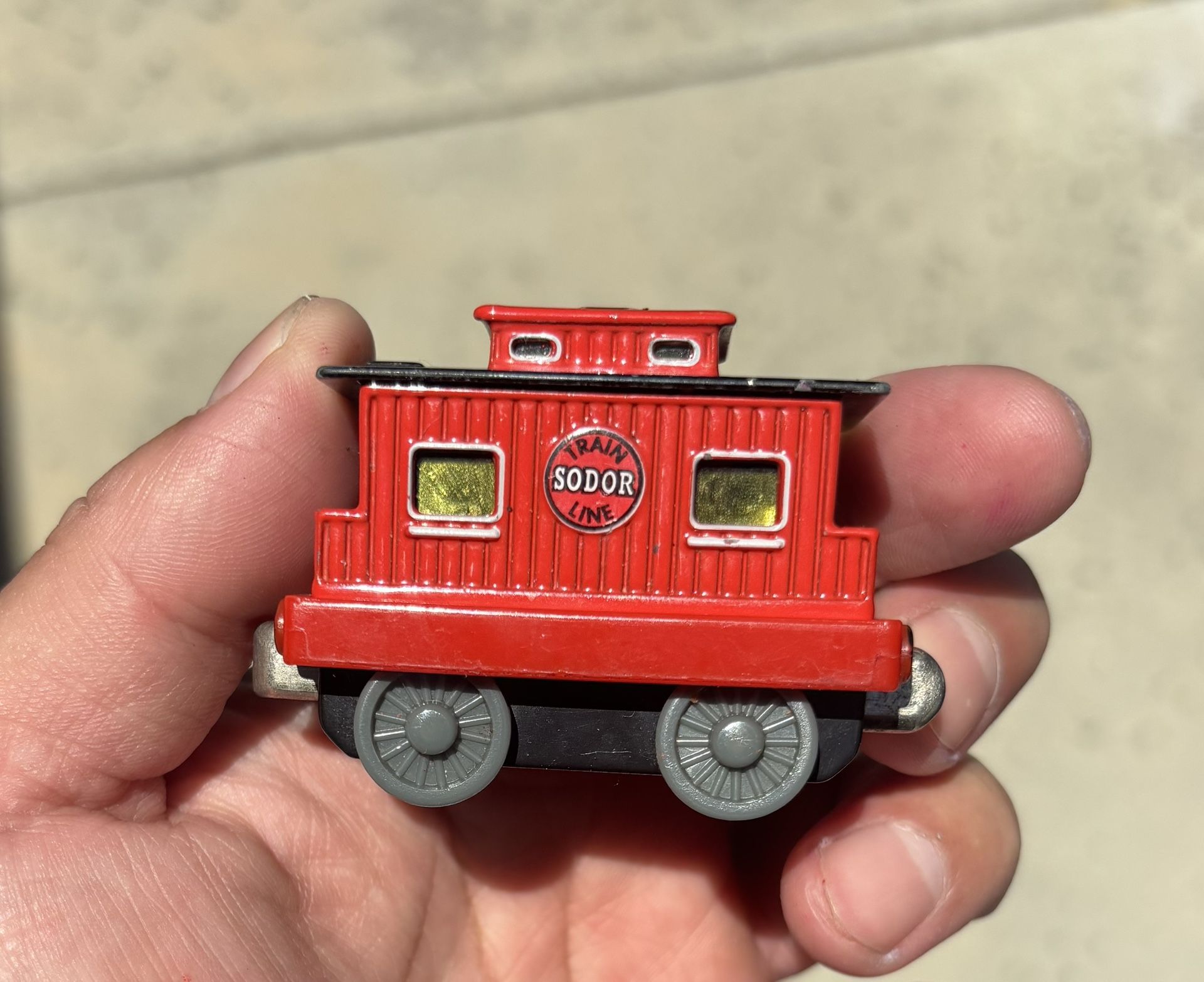 Thomas And Friends Metal / Magnetic Tank Car 2002 Learning Curve SODOR LINE CABOOSE ALONG Die Cast TRAIN