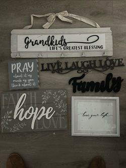 Bundle deal wall decor