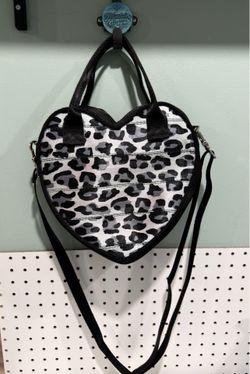 Harvey’s Seatbelt Purse Snow Leopard Heart EUC