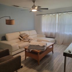 Leather Modern White Sofa With Chase 