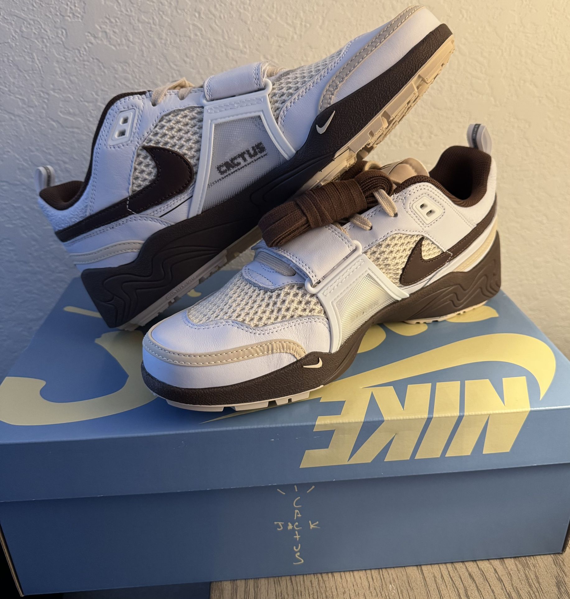 Travis Scott Nike Field Jaxx