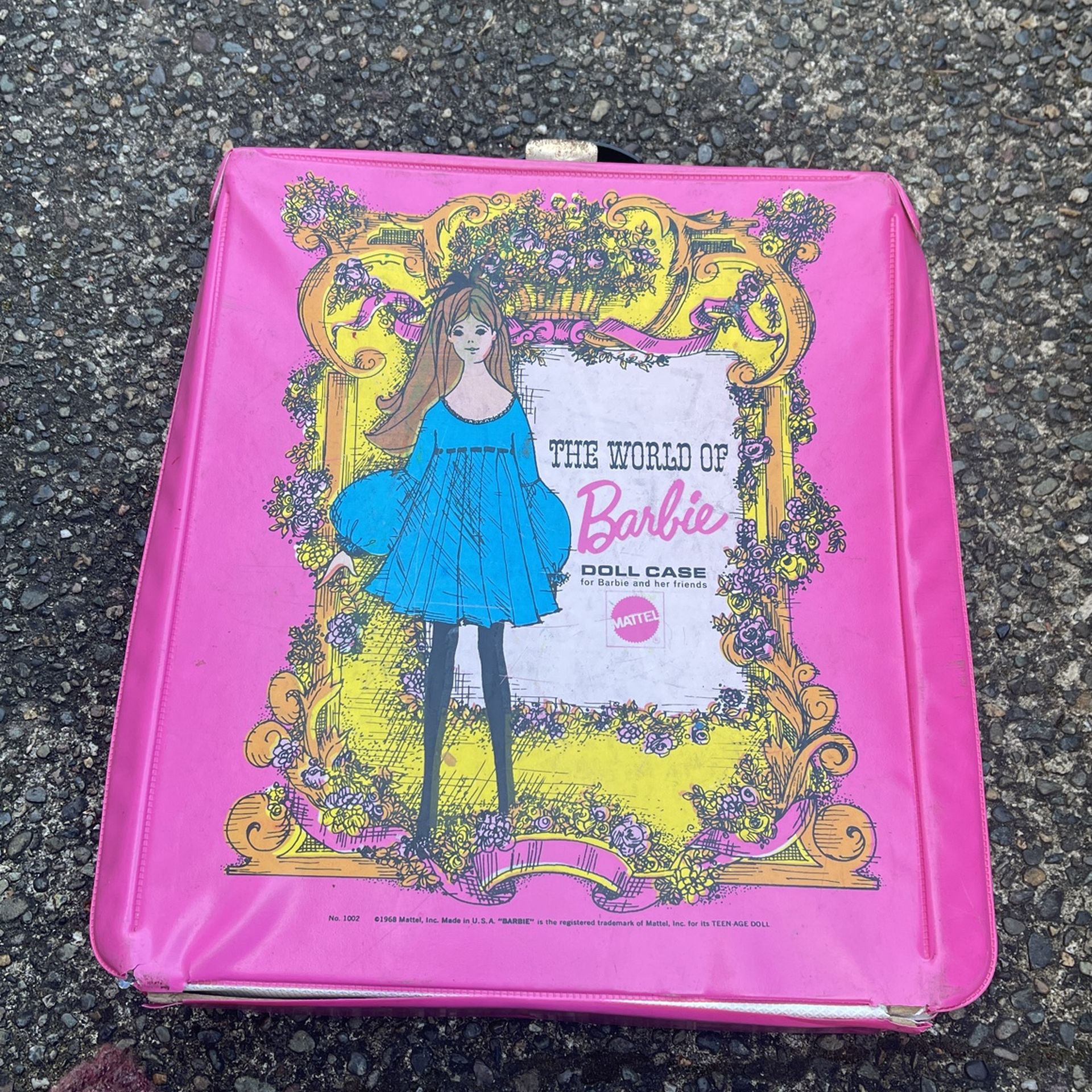 Barbie Case , Barbie Doll And Vintage Clothes